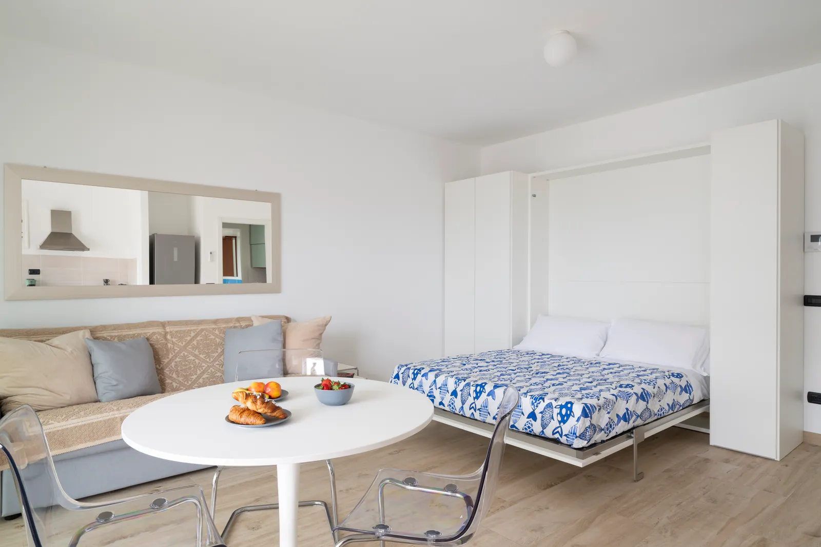 Letto matrimoniale a scomparsa aperto